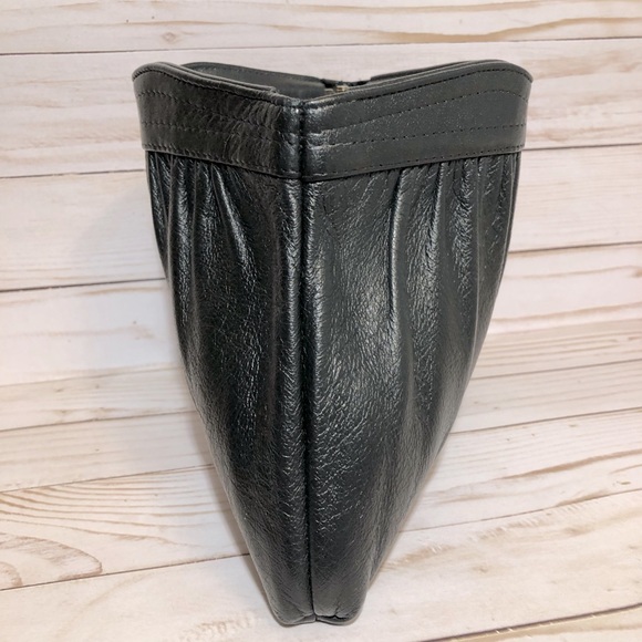 Vintage 80’s Ande Black Leather Clutch/Crossbody Gold Chain Strap - Picture 8 of 11